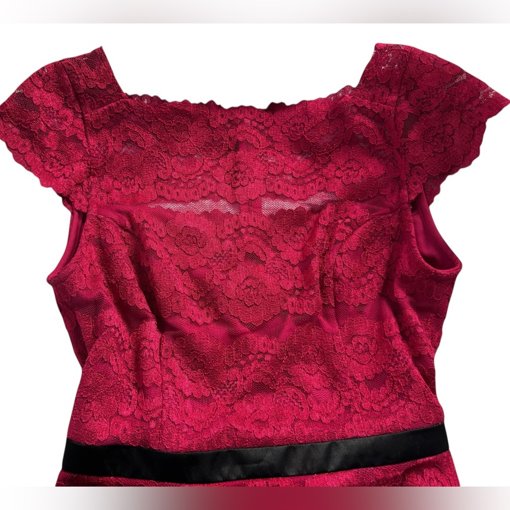 Hailey Logan by Adrianna Papell Fuscia Lace Dress - size 11/12 Jr